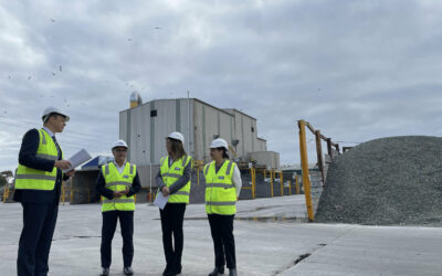 Acting Premier and Minister for the Environment with Visy co-owner Fiona Geminder and COO Mark De Wit announcing Visy’s state-of-the-art $35 million glass recycling facility in Laverton in Melbourne’s west. 